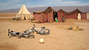 échope perdue dans le desert !